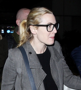 Кейт Уинслет впервые за долгое время появилась на публике без макияжа