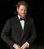 Вечеринка по-королевски: принц Гарри отдохнул в компании Кары Делевинь и Сиенны Миллер