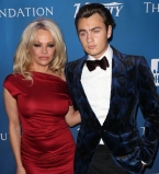 Памела Андерсон и ее сын Дилан Ли