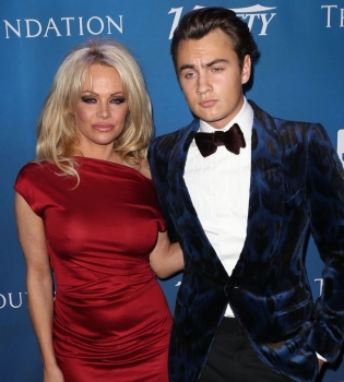 Памела Андерсон и ее сын Дилан Ли