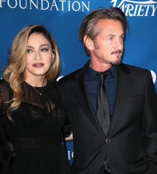 Шон Пенн изменяет Мадонне с Наоми Кэмпбелл - СМИ