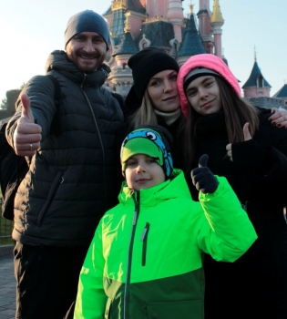 Олег Собчук с женой и детьми