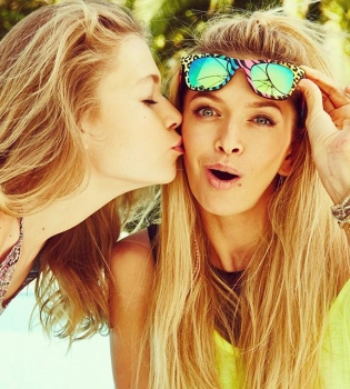 Вера Брежнева и ее дочь Соня