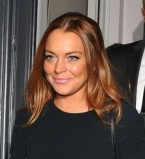 Мисс элегантность: Линдсей Лохан блистает на открытии выставки в Лондоне