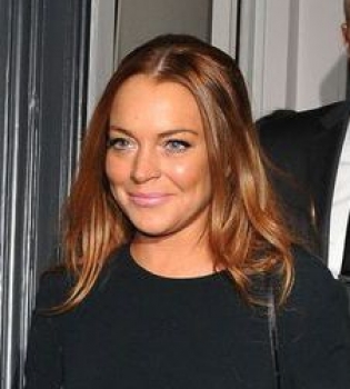 Мисс элегантность: Линдсей Лохан блистает на открытии выставки в Лондоне