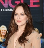 Все в сборе: Дакота Джонсон появилась на кинопремьере с родителями