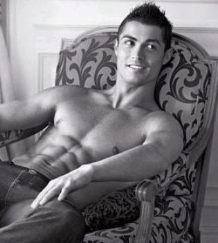 Криштиану Роналдо полуголый