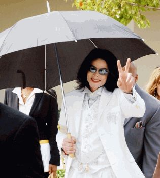 Майкл Джексон в белом