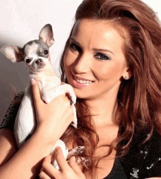 Анфиса Чехова с собачкой