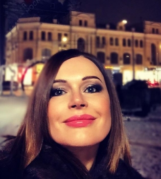 50-летняя Ирина Безрукова поражает своей молодостью