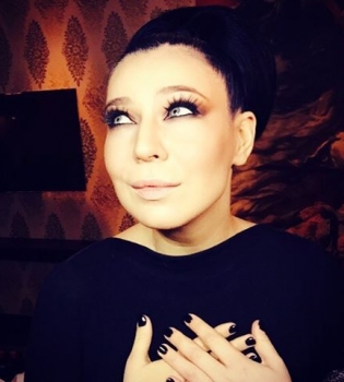 Певица Елка ушла от своего мужа &ndash; СМИ