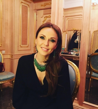 Больше не скрывают: Джанабаева показала обручальное кольцо от Меладзе