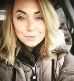 Сестра Жанны Фриске поделилась редкими снимками певицы