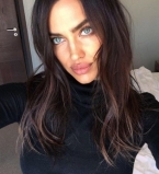 Соблазнительные красотки: Ирина Шейк опубликовала селфи с Пенелопой Крус