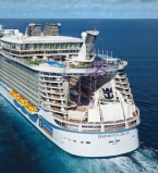 Самый большой в мире и яркий лайнер компании Royal Caribbean International Harmony of the Seas