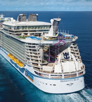 Самый большой в мире и яркий лайнер компании Royal Caribbean International Harmony of the Seas