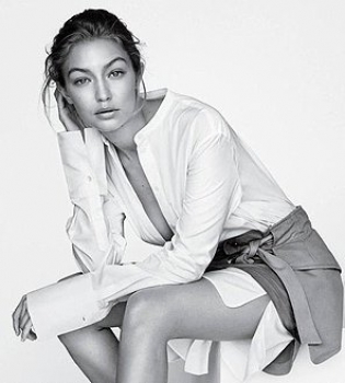 Нежный соблазн: Джиджи Хадид снялась в стильной рекламе Stuart Weitzman