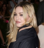 Неожиданно: Мадонна растрогала публику совместным фото с детьми