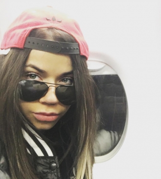 У певицы Бьянки украли из дома кровать