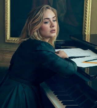 Утонченная красота: Адель украсила обложку Vogue