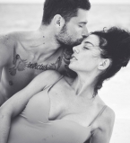 Влюблены и сексуальны: Анна Седокова снялась в страстной фотосессии с возлюбленным