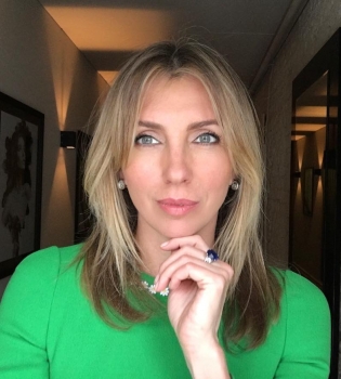 Жена Федора Бондарчука опровергла слухи о разводе, продемонстрировав семейную идиллию