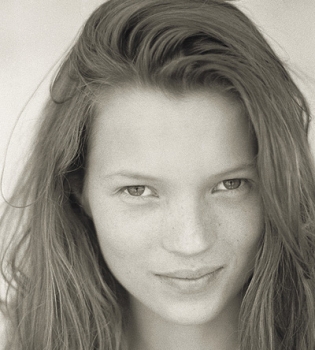 Юна и прекрасна: в сеть попали снимки первой фотосессии Кейт Мосс