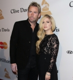 Аврил Лавин вернулась к мужу после серьезной болезни?