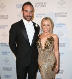 47-летняя Кайли Миноуг выходит замуж за своего 27-летнего возлюбленного