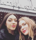 Вика из "Неангелов" попробовала себя в роли мамы