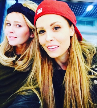 Звезды сериала &quot;Кухня&quot; поделились горячими снимками с отдыха