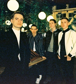 Brunettes Shoot Blondes