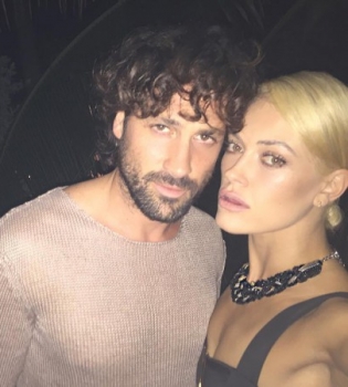 Вся любовь в танце: Максим Чмерковский отпраздновал свою помолвку