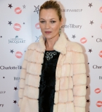 Кейт Мосс серьезно травмировала ногу во время отдыха на горнолыжном курорте