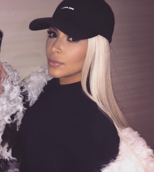 Ким Кардашьян впервые показала своего маленького сына