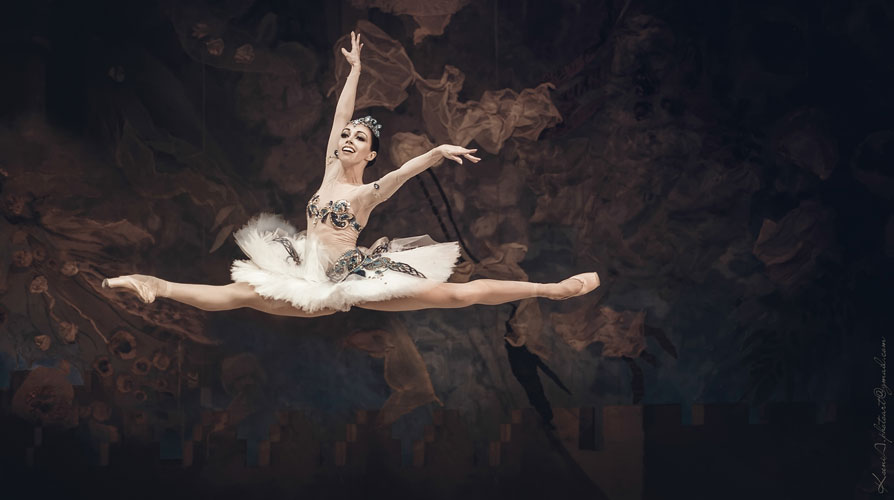 Екатерина Кухар и Александр Стоянов впервые исполнят главные партии в балете Раймонда
