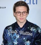 Сказочный день рождения: Бруклин Бекхэм отпраздновал 16-летие своей девушки в Диснейленде