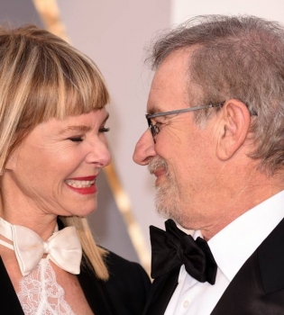 Любовь на красной дорожке: с кем пришли звезды на церемонию &quot;Оскар&quot;