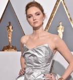 Модный провал: самые худшие наряды на красной дорожке &quot;Оскара&quot;