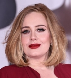 Невероятно трогательно: Адель помогла поклоннице сделать предложение возлюбленному