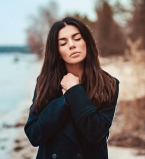 Анна Седокова представила новый альбом и чувственный клип