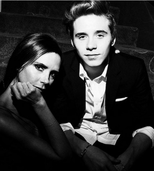 Бруклин Бекхэм празднует 17-летие: поздравления родителей