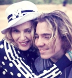 Мадонна проиграла бывшему мужу в борьбе за сына