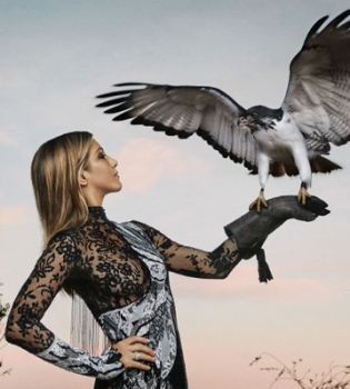 Зов природы: Дженнифер Энистон снялась в роскошной фотосессии для Harper&#039;s Bazaar