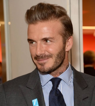 Мужчина-легенда: Дэвид Бекхэм блистает на фотовыставке, посвященной его жизни