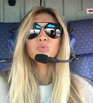 Вера Брежнева боится потолстеть от выпечки дочери