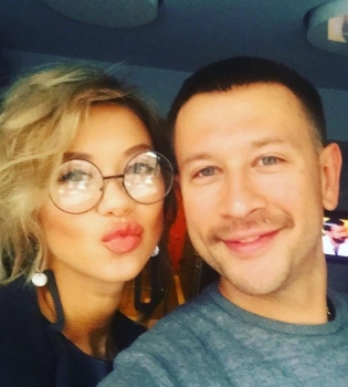 Дмитрий Ступка женился на телеведущей Полине Логуновой