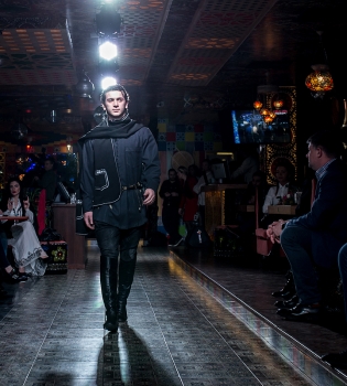 &laquo;Дом национального костюма&raquo; провел показ коллекции в Чайхона БАЗАР!