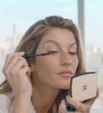 Видео: Жизель Бундхен рассказала Chanel о своих секретах красоты