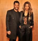 Она сказала &quot;да&quot;: Сиара и Рассел Уилсон помолвлены